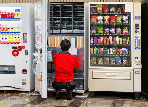 自動(dòng)售貨機,自動(dòng)售賣(mài)機,自動(dòng)售貨機價(jià)格,廣州售貨機,無(wú)人售貨機,智能自動(dòng)售貨機加盟,自動(dòng)販賣(mài)機,飲料自動(dòng)售貨機,廣州富宏智能售貨機