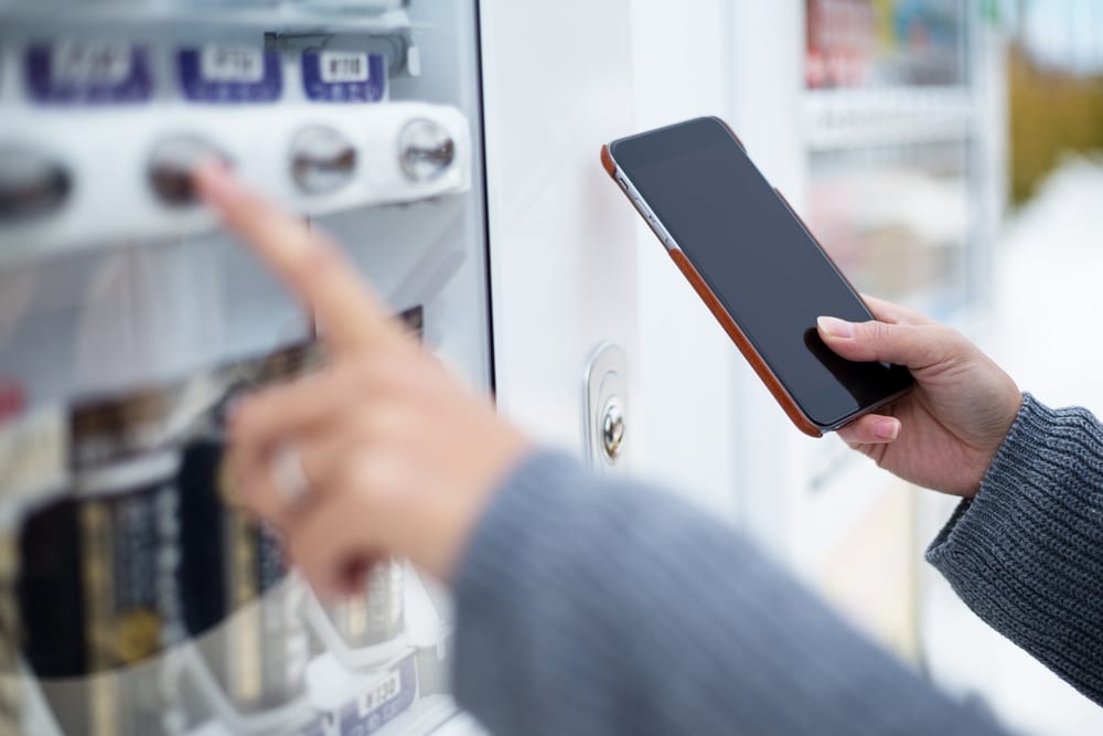 自動(dòng)售貨機,自動(dòng)售賣(mài)機,自動(dòng)售貨機價(jià)格,廣州售貨機,無(wú)人售貨機,智能自動(dòng)售貨機加盟,自動(dòng)販賣(mài)機,飲料自動(dòng)售貨機,廣州富宏智能售貨機